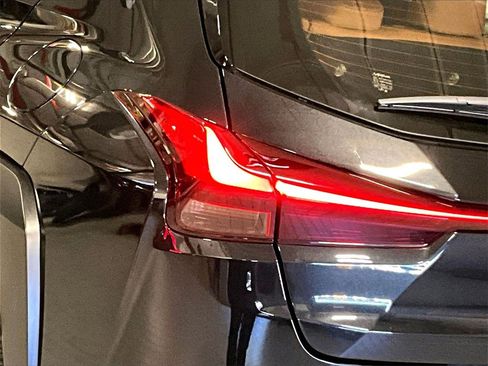 Used 2019 Lexus UX 250h image 31