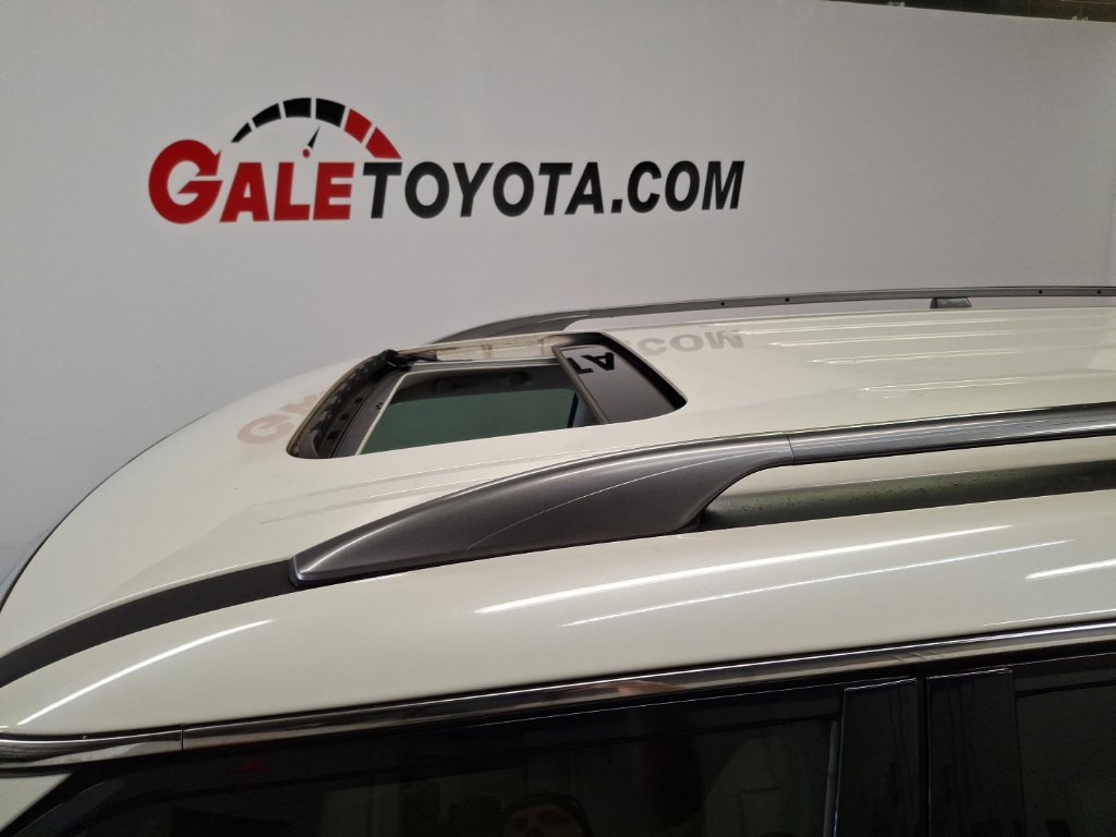 Used 2018 Nissan Armada Platinum w/ Captain Seat Package RWD image 8