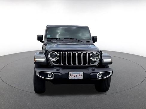Used 2025 Jeep Wrangler Unlimited Sahara AWD/4WD image 7