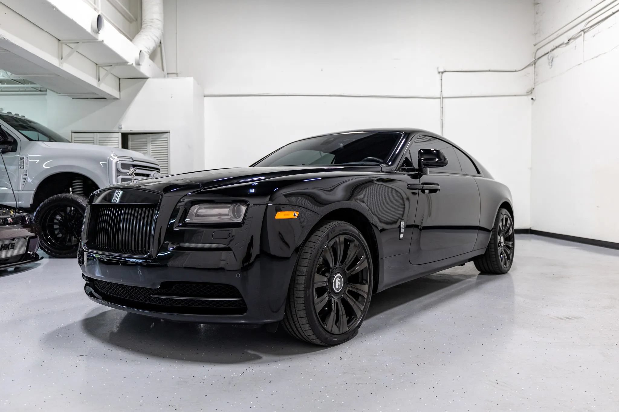 Used 2015 Rolls-Royce Wraith RWD image 3
