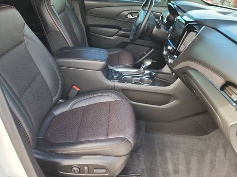 Used 2023 Chevrolet Traverse High Country AWD/4WD image 17