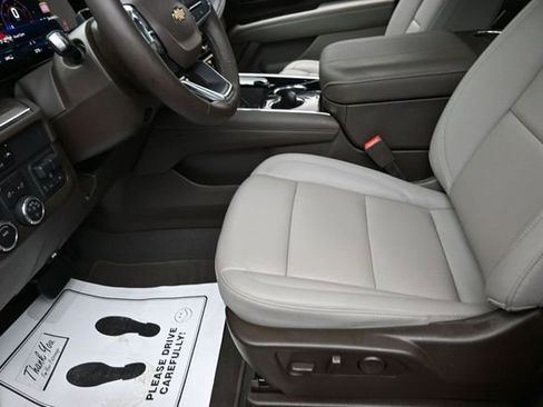 Used 2025 Chevrolet Tahoe LT w/ Advanced Technology Package AWD/4WD image 15