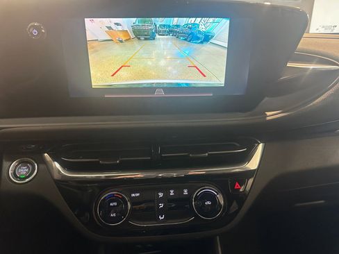 Used 2025 Buick Envista Sport Touring image 17