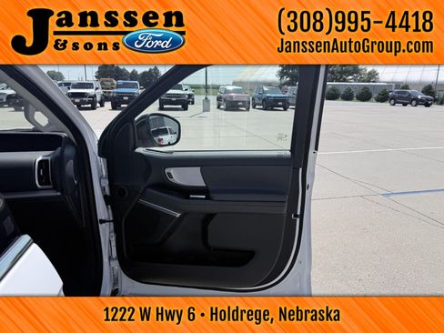 Used 2025 Ford Expedition Max Active AWD/4WD image 13