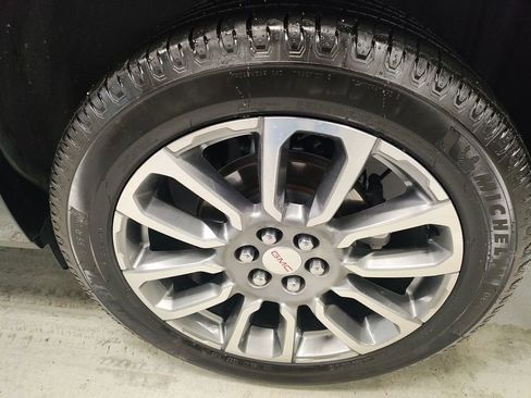 Used 2023 GMC Acadia Denali w/ Trailering Package AWD/4WD image 21