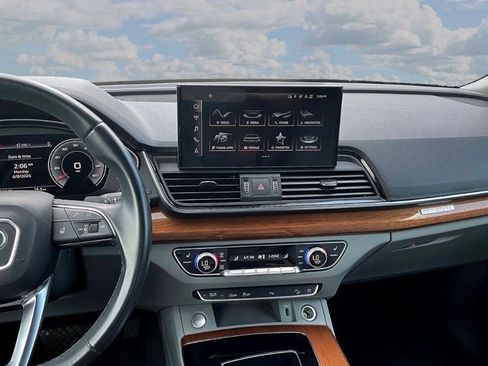 Used 2019 Audi Q5 2.0T Premium w/ Convenience Package AWD/4WD image 9