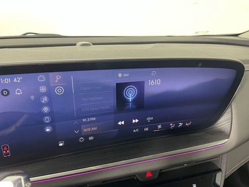 Certified 2025 Buick Envision Preferred image 7