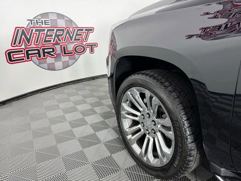 Used 2018 Cadillac Escalade Luxury w/ LPO, Radiant Package image 28