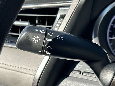 Used 2022 Toyota Camry LE image 18