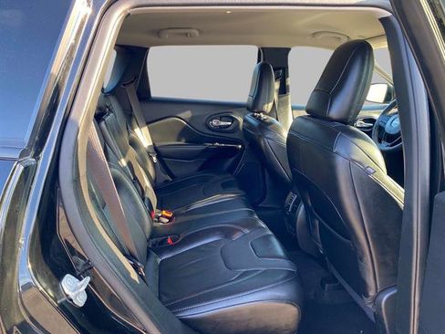 Used 2023 Jeep Cherokee Altitude Lux image 10