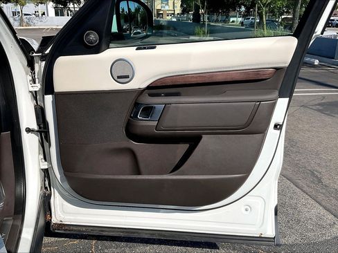 Used 2019 Land Rover Discovery HSE AWD/4WD image 22