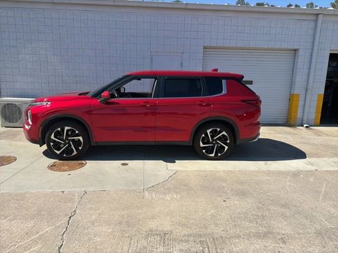 Used 2024 Mitsubishi Outlander SE image 5