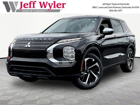 Used 2022 Mitsubishi Outlander ES FWD image 1