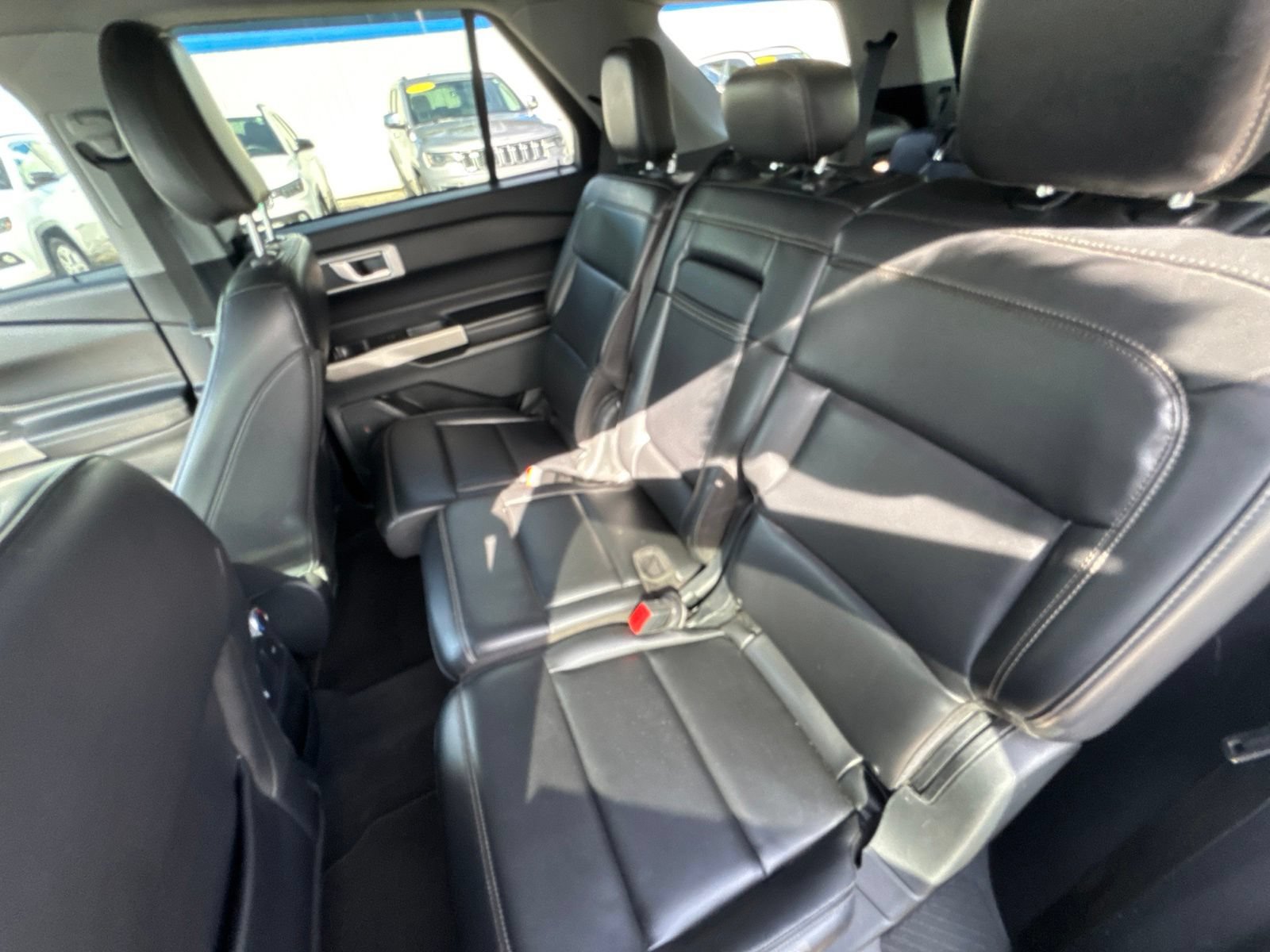 Used 2021 Ford Explorer XLT w/ Equipment Group 202A RWD image 18