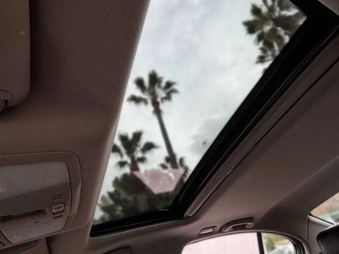 Used 2009 INFINITI G37 Journey w/ Premium Pkg image 16