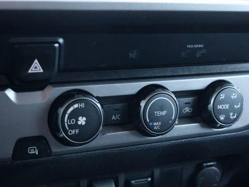 Used 2020 Toyota Tacoma SR5 image 20