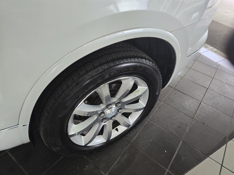 Used 2016 Buick Enclave Premium w/ Experience Buick Package FWD image 41