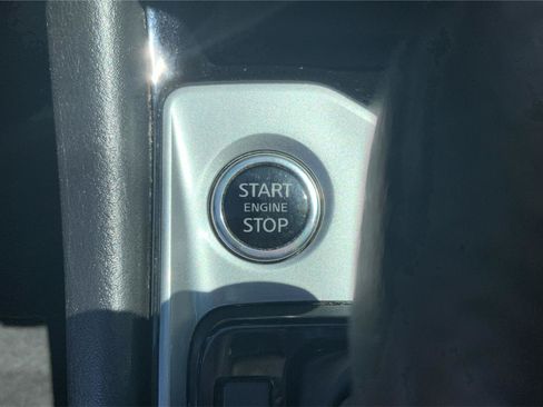 Used 2024 Nissan Altima 2.5 SV FWD image 33