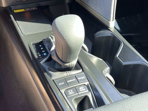 Used 2026 Toyota Camry LE w/ Convenience Package FWD image 34