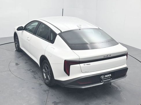 Used 2025 Kia K4 LXS image 55