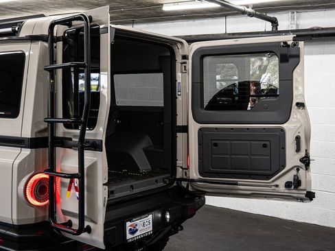 Used 2024 INEOS Grenadier Fieldmaster Edition image 16