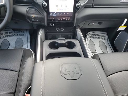 New 2026 RAM 2500 Laramie AWD/4WD image 22