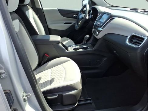 Used 2018 Chevrolet Equinox LS image 21