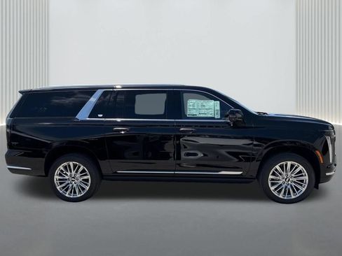 New 2026 Cadillac Escalade ESV Luxury AWD/4WD image 4
