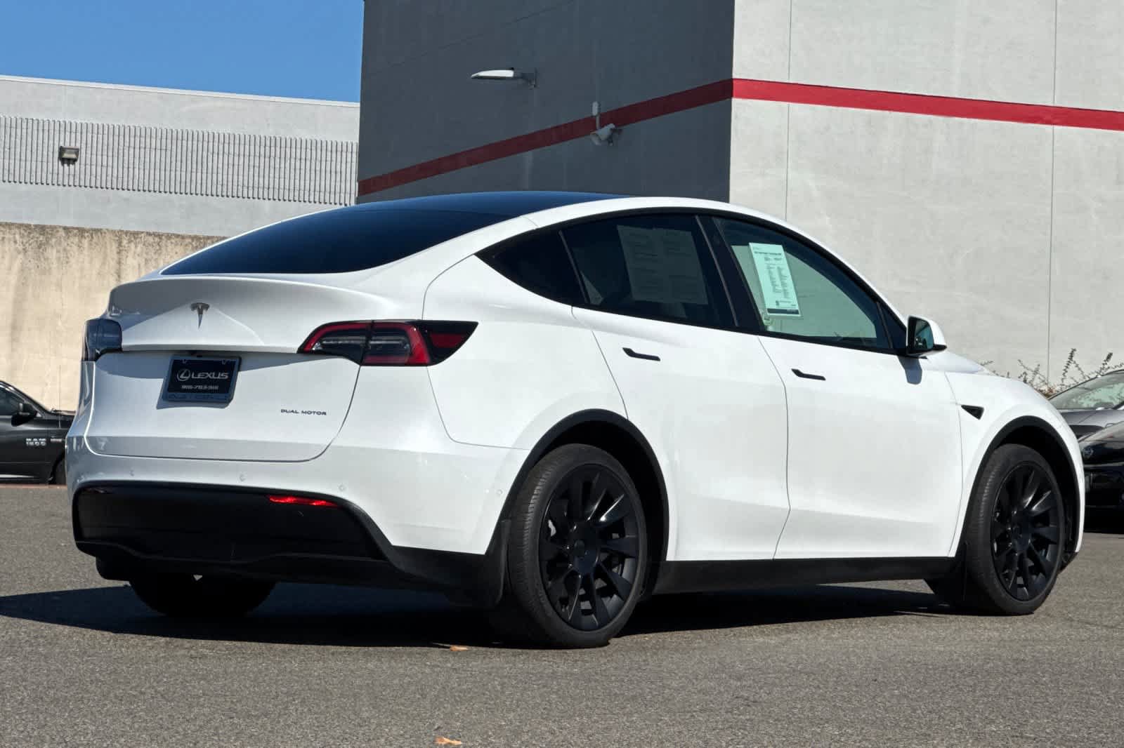 Used 2021 Tesla Model Y Long Range AWD/4WD image 2