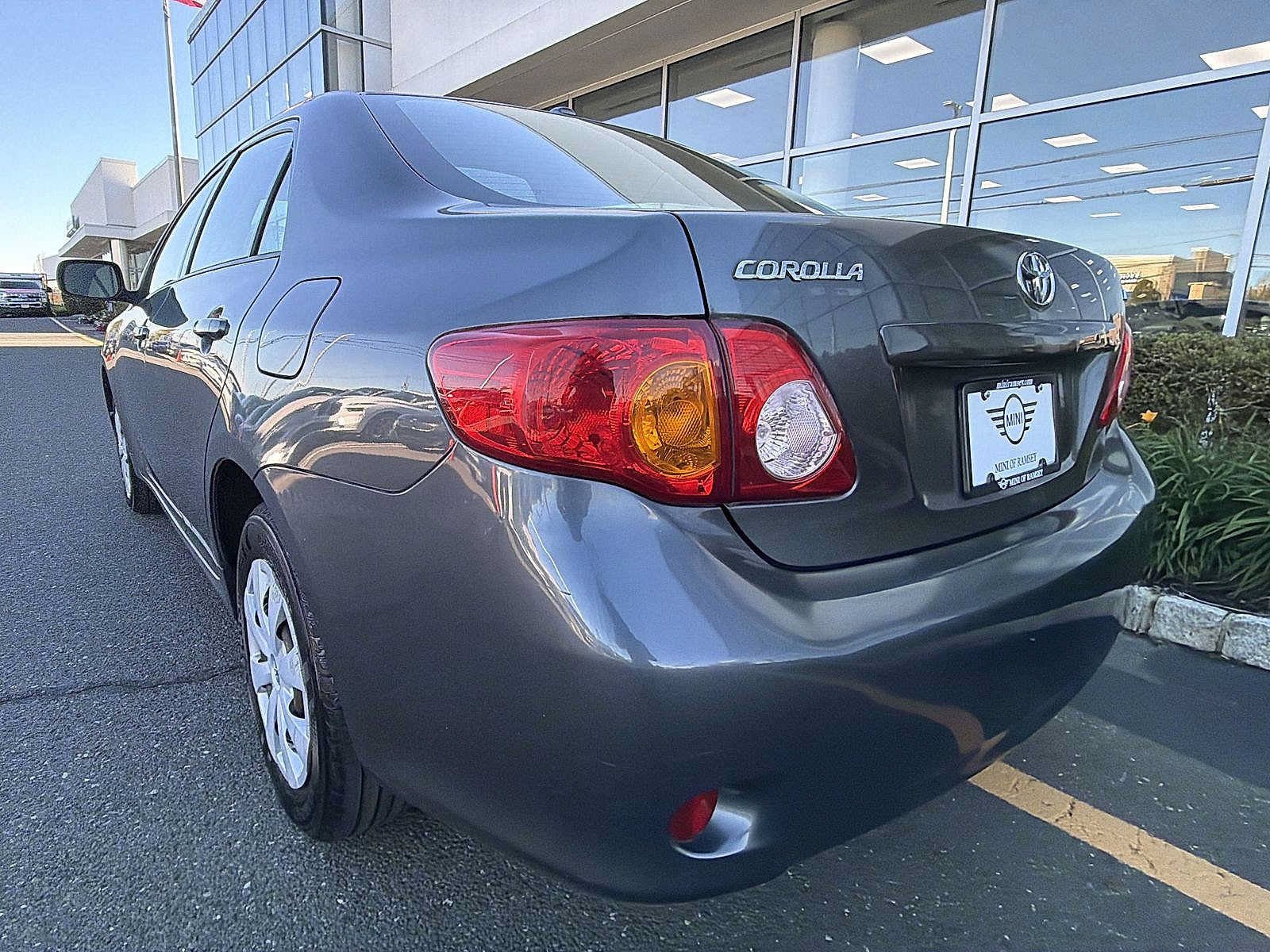 Used 2010 Toyota Corolla LE FWD image 12