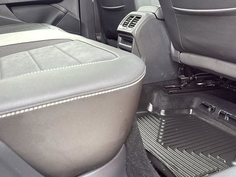 Used 2022 Volkswagen Taos SE image 27