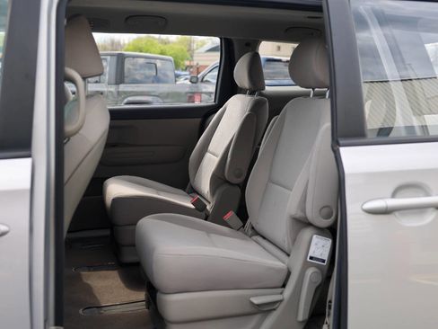 Used 2019 Kia Sedona L FWD image 14