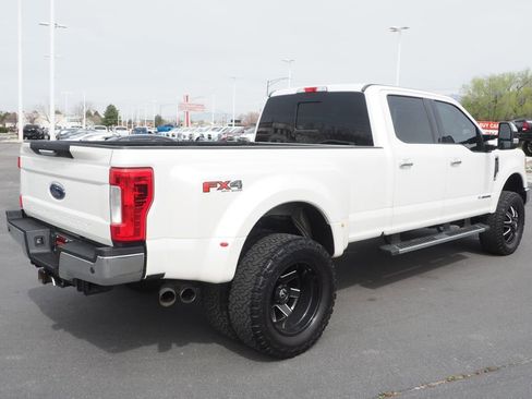 Used 2017 Ford F350 Lariat w/ Chrome Package image 6