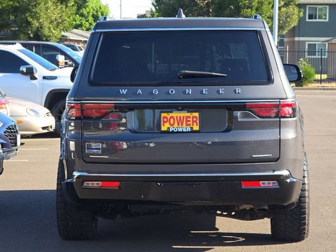 Used 2022 Jeep Wagoneer Series III w/ Premium Group I AWD/4WD image 5