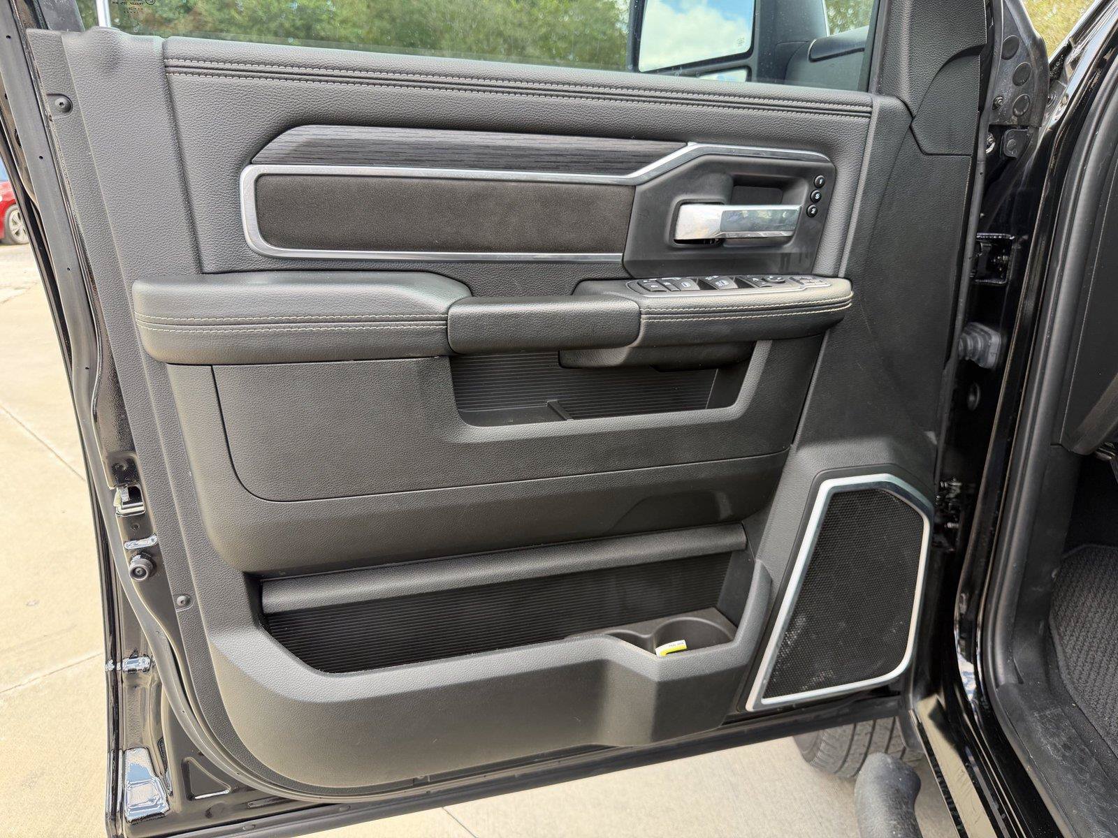 Used 2024 RAM 3500 Laramie w/ Sport Appearance Package AWD/4WD image 12