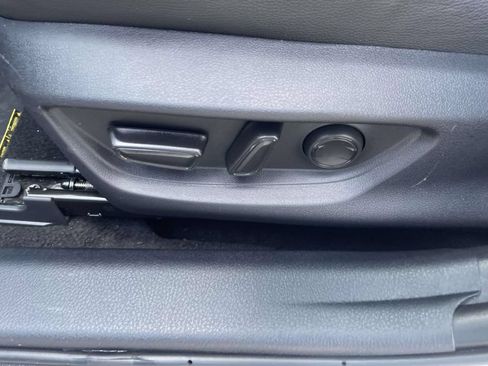 Used 2025 Toyota Camry SE FWD image 15