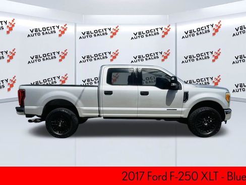 Used 2017 Ford F250 XLT AWD/4WD image 2