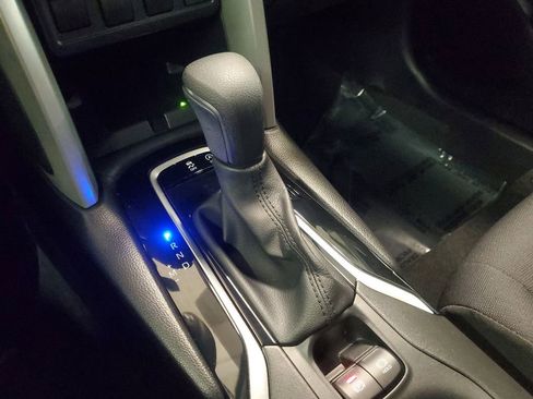 Used 2024 Toyota Corolla Cross LE image 28