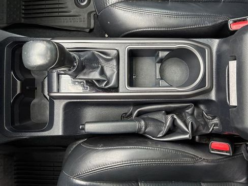 Used 2020 Toyota Tacoma TRD Off-Road w/ TRD Premium Off Road Package image 19