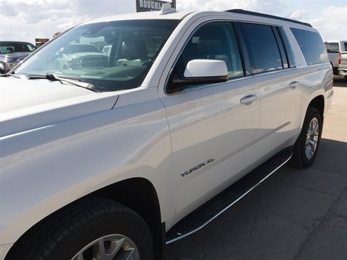 Used 2016 GMC Yukon XL SLT w/ Open Road Package AWD/4WD image 7