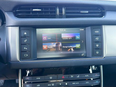 Used 2018 Jaguar XF Prestige image 29