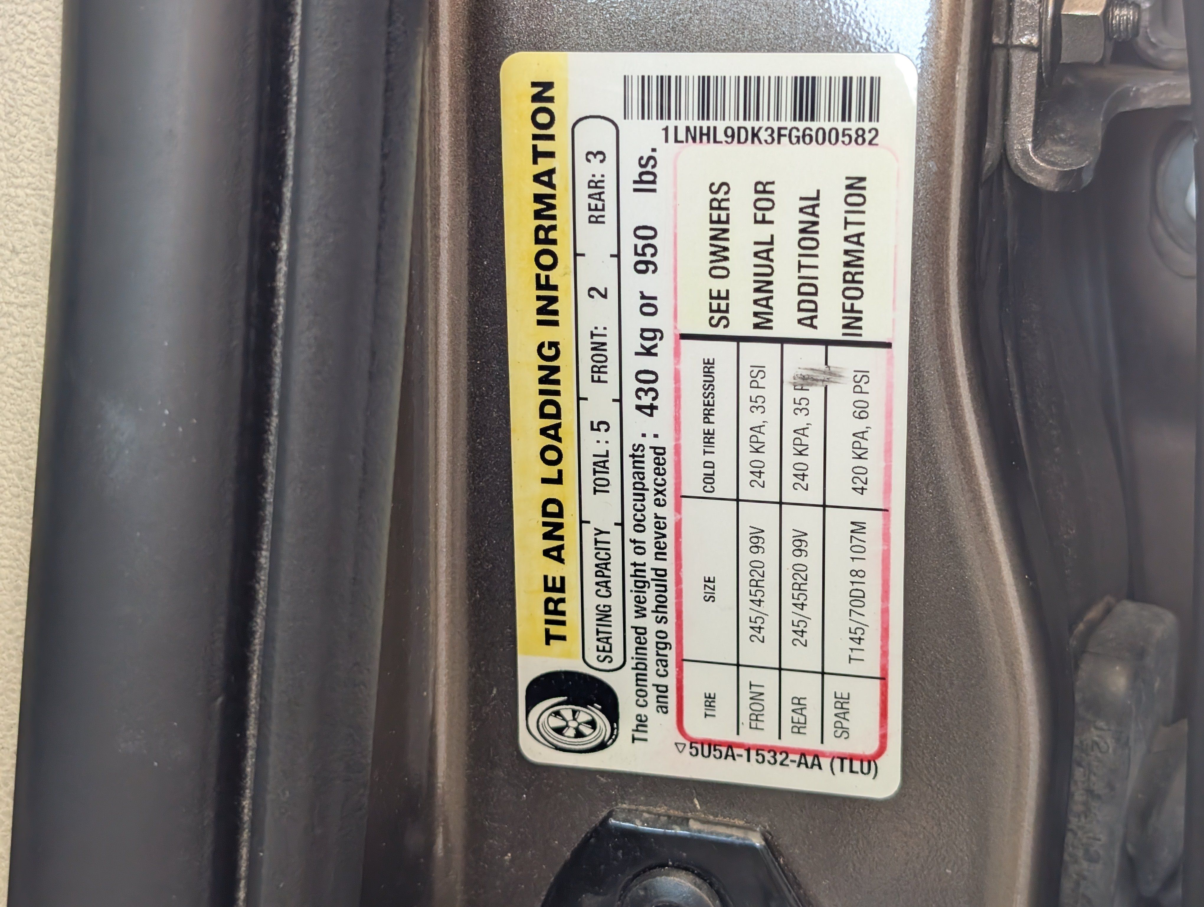 Used 2015 Lincoln MKS w/ Equipment Group 101A FWD image 20