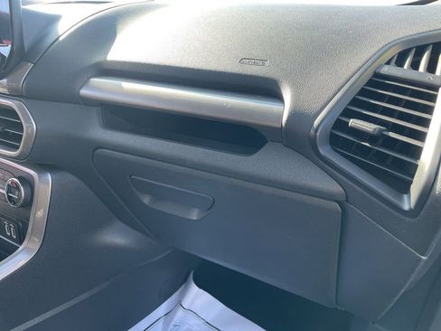 Used 2021 Ford EcoSport SE image 40