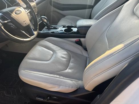 Used 2015 Ford Edge Titanium w/ Equipment Group 302A FWD image 2