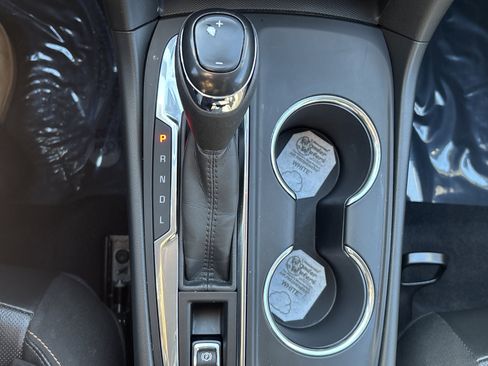 Used 2020 Chevrolet Equinox LT w/ Sport Edition image 27