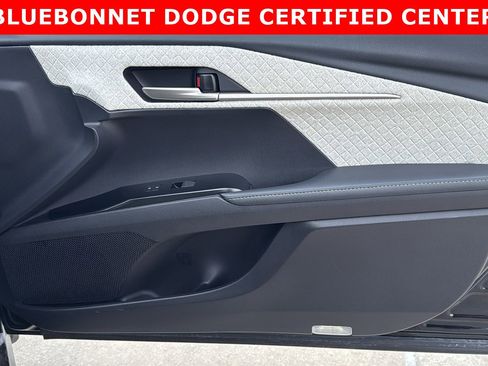 Used 2025 Toyota Camry XLE w/ Premium Plus Package image 34