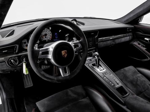Used 2015 Porsche 911 GT3 image 8