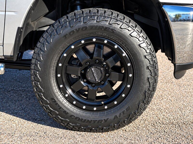 Used 2015 RAM 2500 Tradesman w/ Chrome Appearance Group AWD/4WD image 9