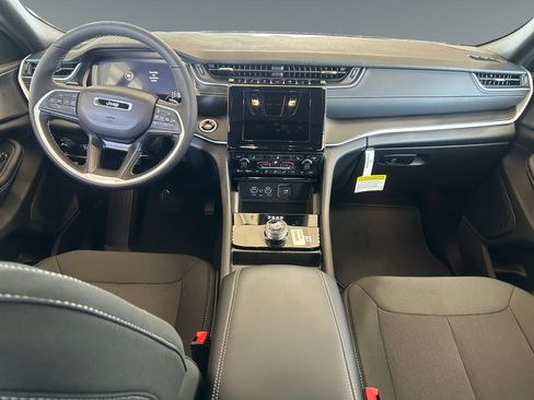 New 2026 Jeep Grand Cherokee Laredo AWD/4WD image 10