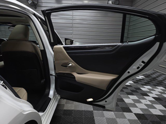 Used 2019 Lexus ES 350 w/ Premium Package FWD image 39